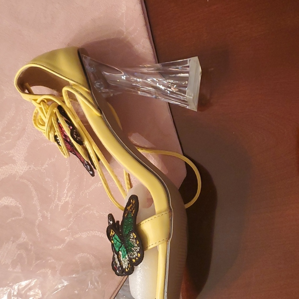 New Butterfly heels - Picture 2 of 2